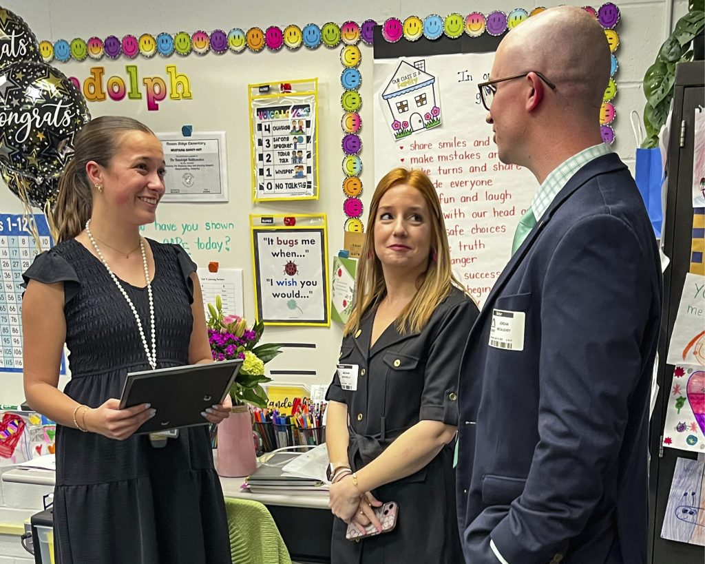 Alyssa Robinson receiving the 2025 Missouri Teacher Leaders of Tomorrow award.