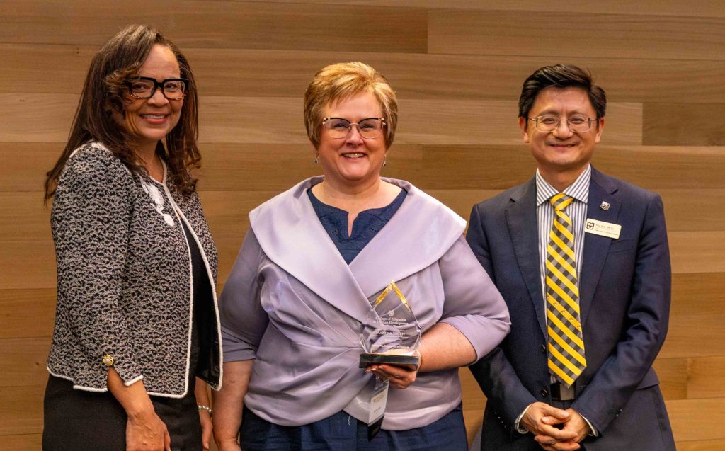 Joi Moore, Martha Smith, Kui Xie